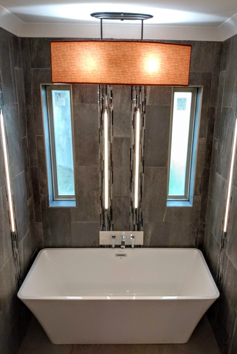 Bathroom feature wall and soaking tub
